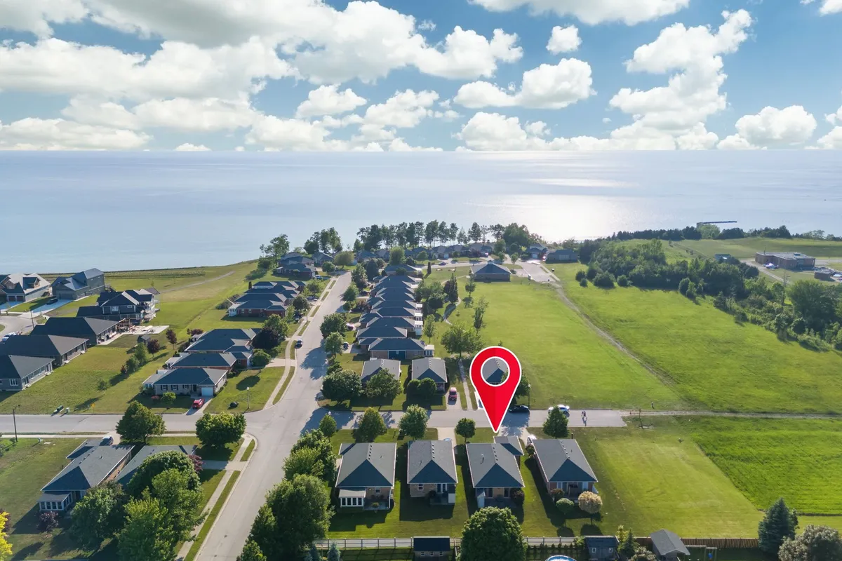 411 Warren Street, ON N7A 4M5