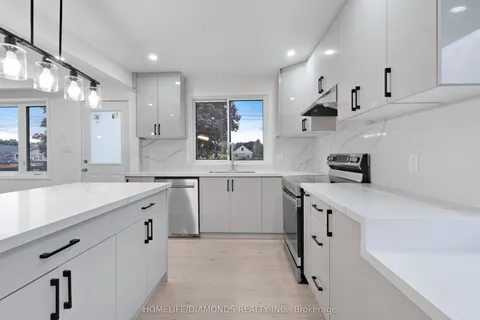 210 MACKAN Street, ON L2V 1G7