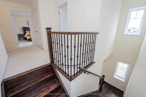 22 Oaktree Drive, ON N3W 0E6