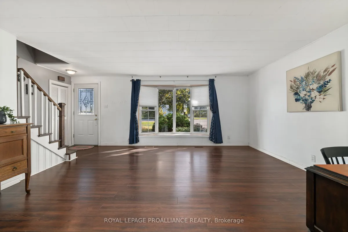 1067 AIRPORT Parkway, ON K8N 4Z6