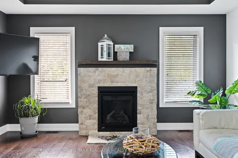 30 Renfield Street, ON L3K 0A7