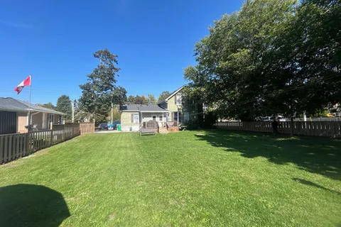 115-117 Britannia Road, ON N7A 2B4