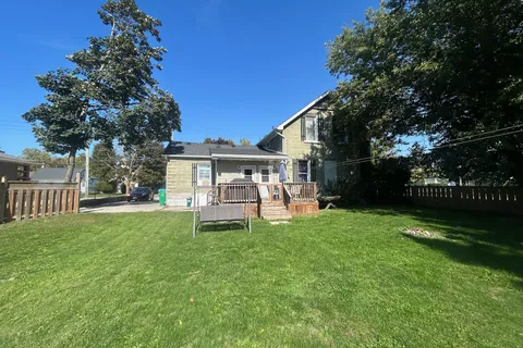 115-117 Britannia Road, ON N7A 2B4