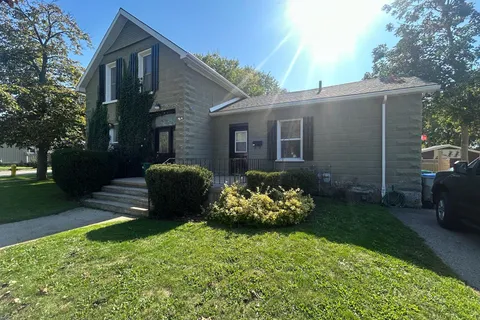 115-117 Britannia Road, ON N7A 2B4