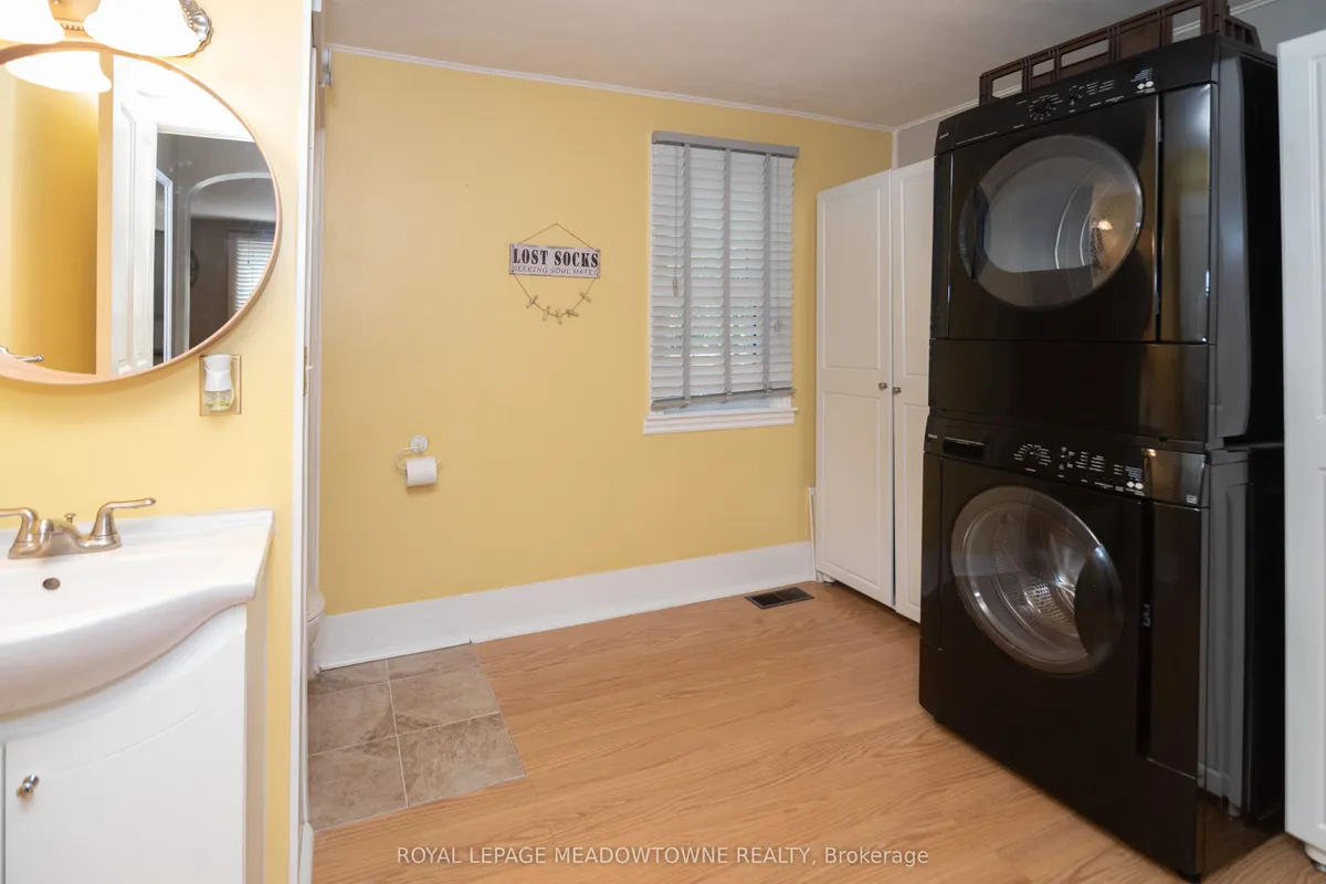 5853 Mcleod Road, ON L2G 3E5