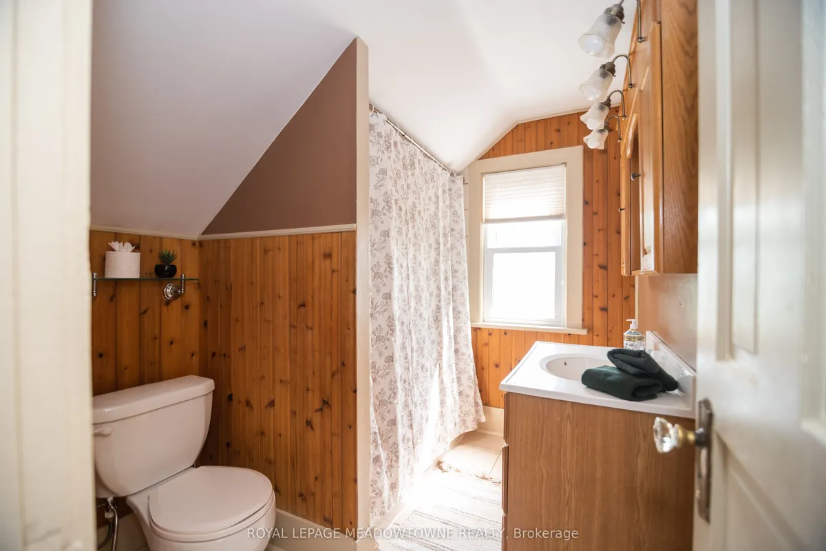 5853 Mcleod Road, ON L2G 3E5