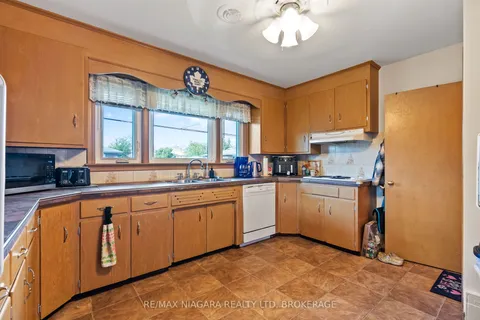 419 Steele Street, ON L3K 4Y1