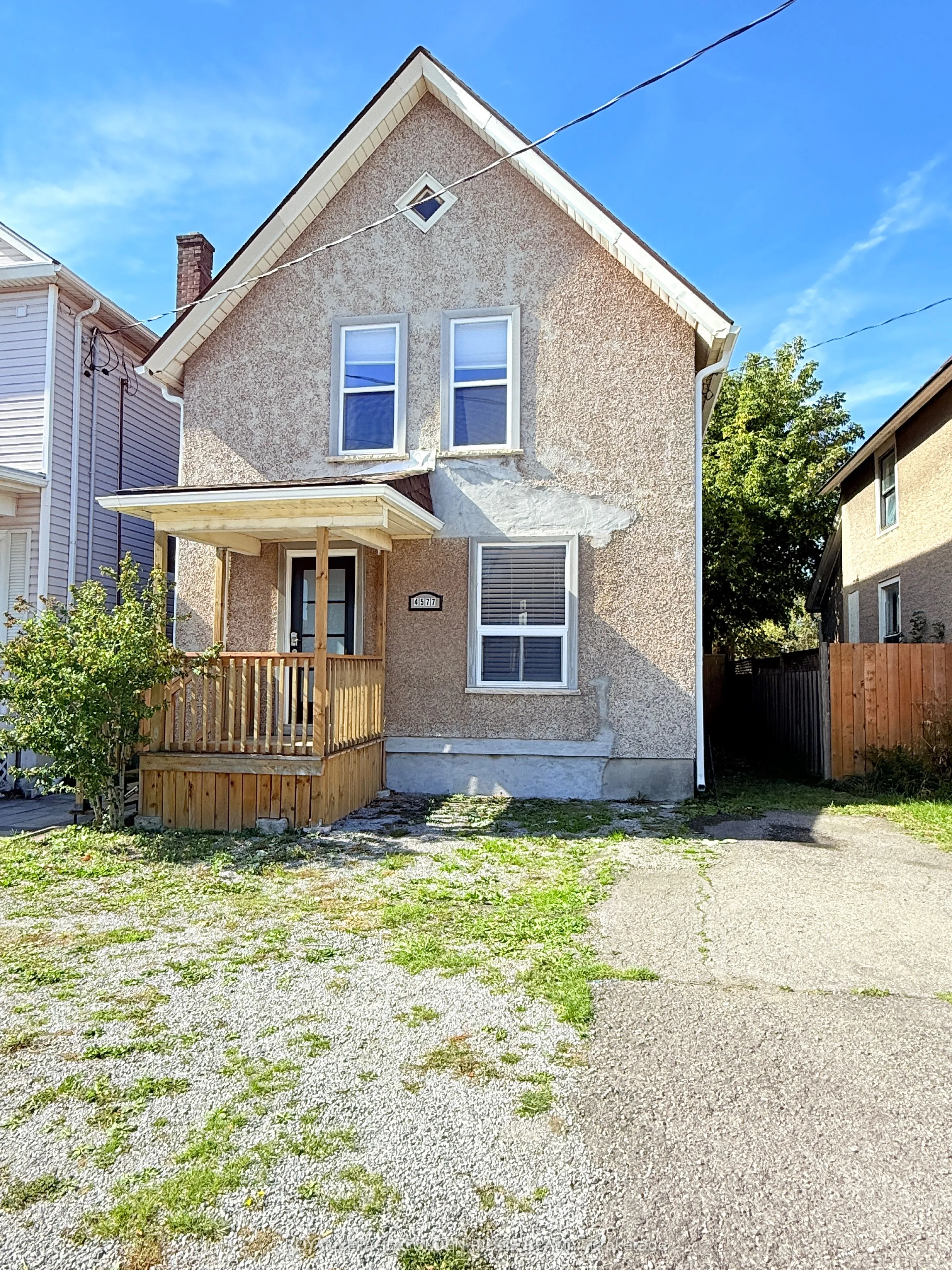 4577 Victoria Avenue, ON L2E 4B5