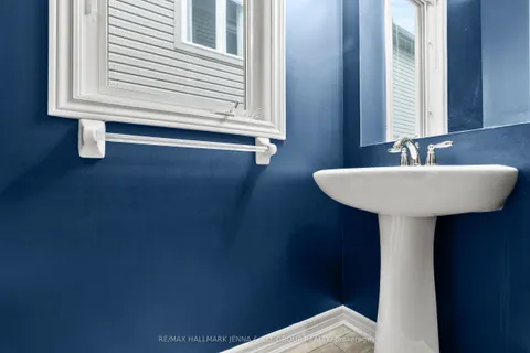 326 Gallantry Way, ON K2S 0P8