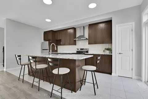 833 Dynasty Street, ON K4A 5L4