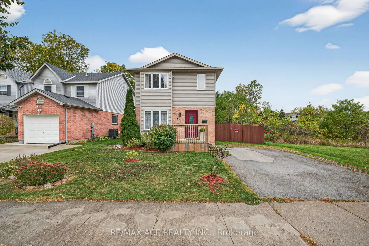 841 Deveron Crescent, ON N5Z 5B4