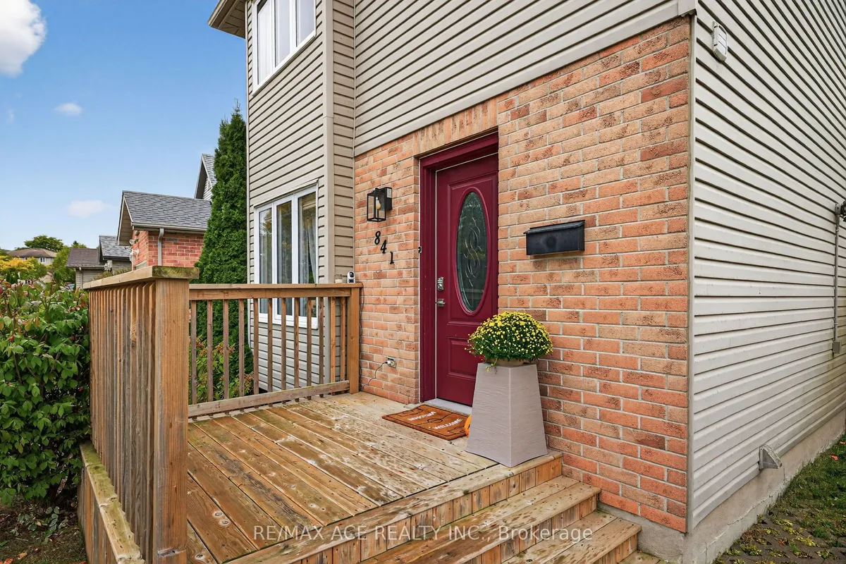 841 Deveron Crescent, ON N5Z 5B4