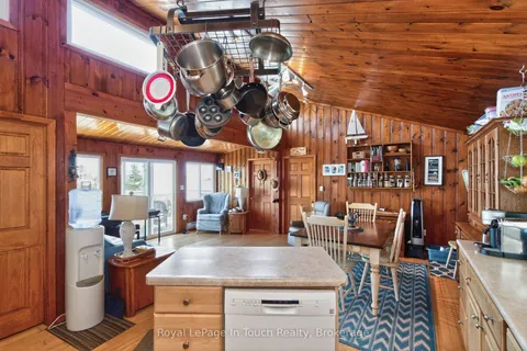 4 Is 270 Six Mile Lake Island, ON L0K 1S0