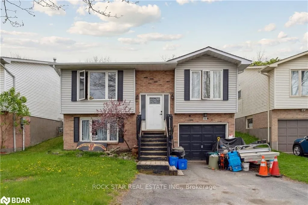 32 Hemlock Street, ON L2T 4B7