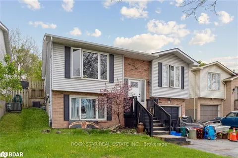 32 Hemlock Street, ON L2T 4B7