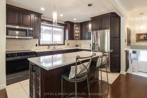 2530 Dorchester Road, ON L2J 2Y8