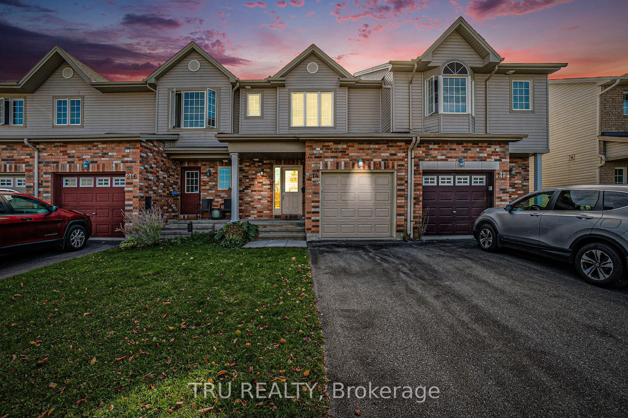 214 Arrita Street, ON K2S 0J7