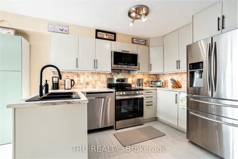 214 Arrita Street, ON K2S 0J7