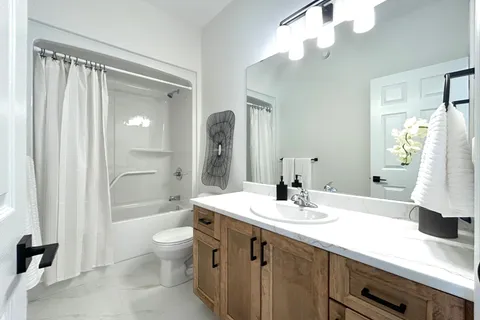 81 Athabaska Drive, ON K8N 0T1