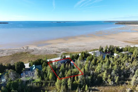 315 SHORELINE Avenue, ON N0H 2T0