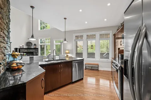 25 Marsh Sparrow Private, ON K2K 3P1