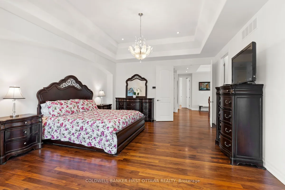 1623 Claymor Avenue, ON K2C 1T4