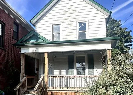 655 George Street, ON K9H 3S7