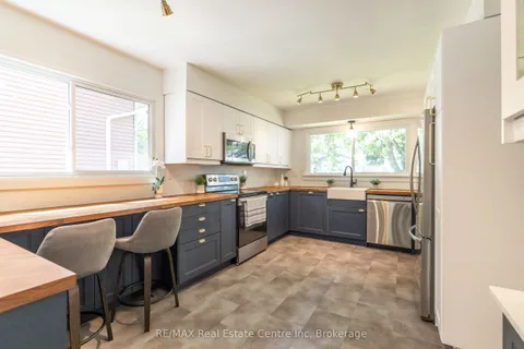 34 Woodridge Drive, ON N1H 7E2