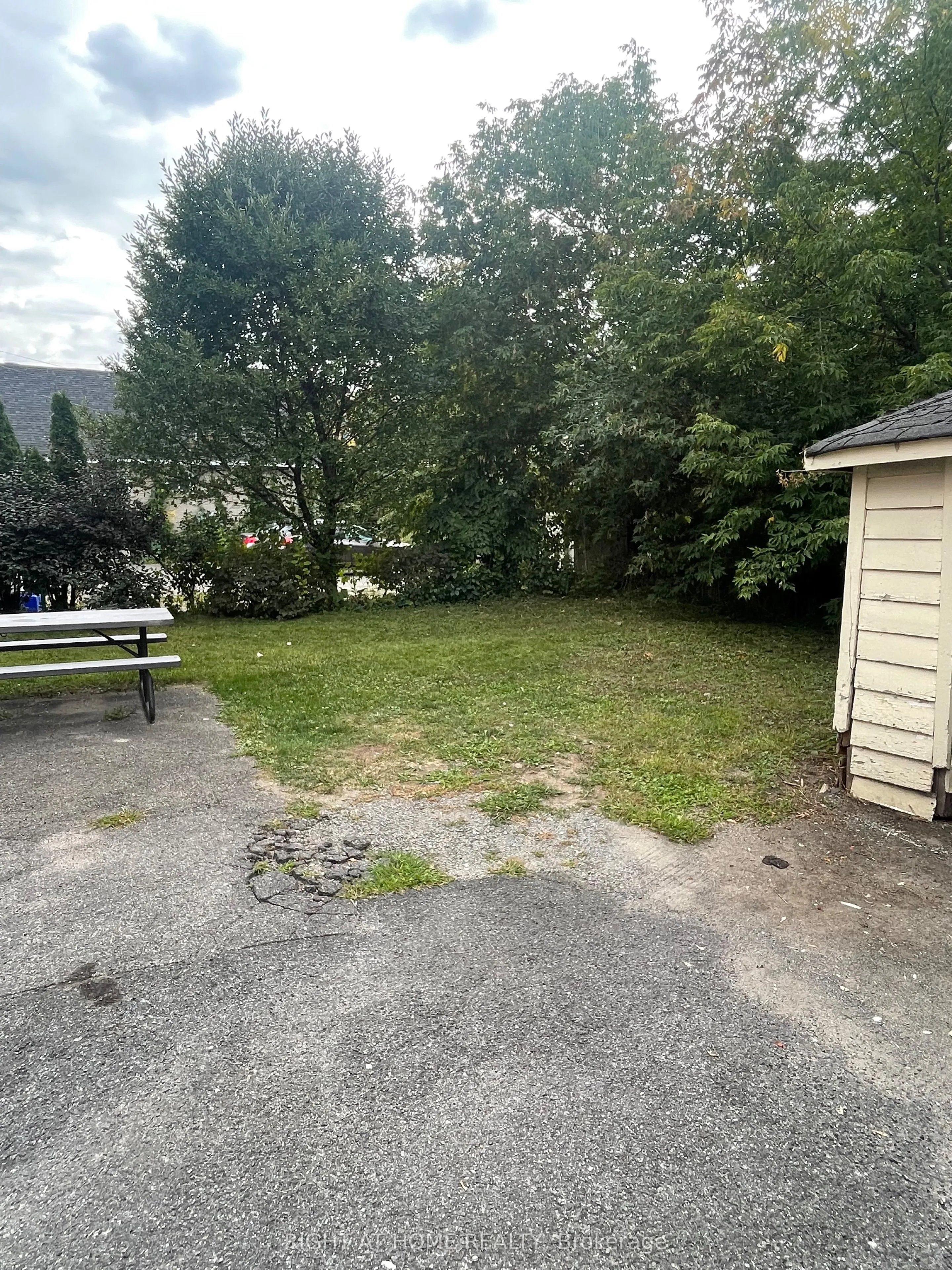 298 Churchill Avenue, ON K1Z 5B6