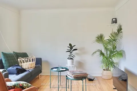 298 Churchill Avenue, ON K1Z 5B6