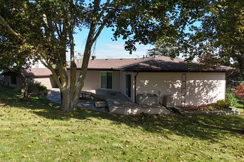 842 Frank Hill Road, ON K9J 6X3