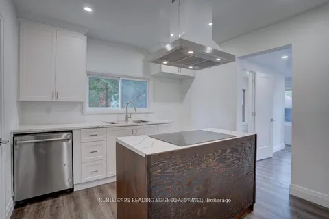 18 Ritchie Avenue, ON K8P 3V9