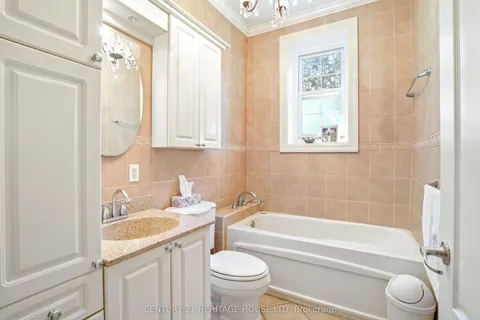 899 Keg Lane, ON N3L 3E2