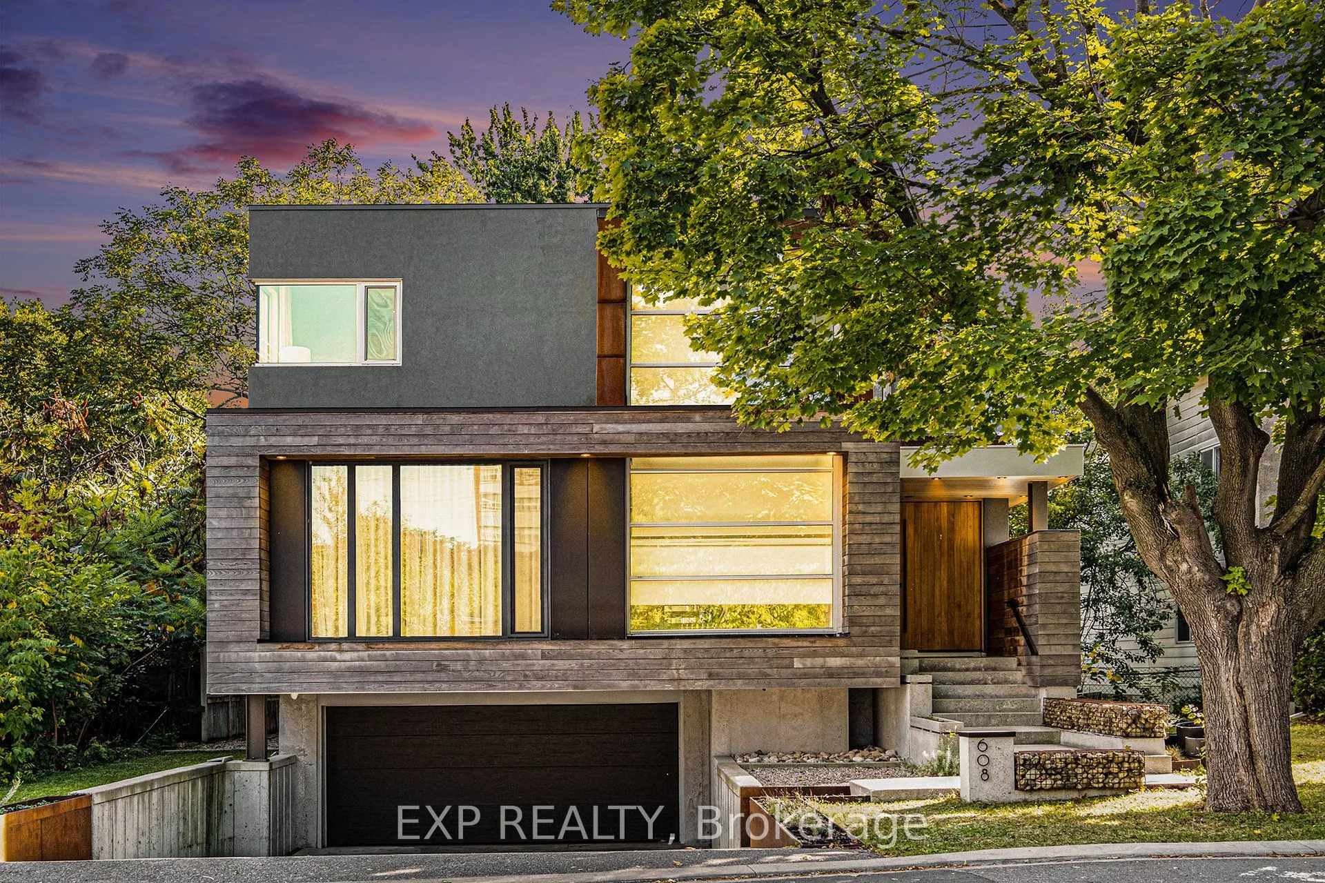 608 Byron Avenue, ON K2A 0E5