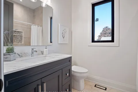 9 OAKLEY Drive, ON L0S 1J0