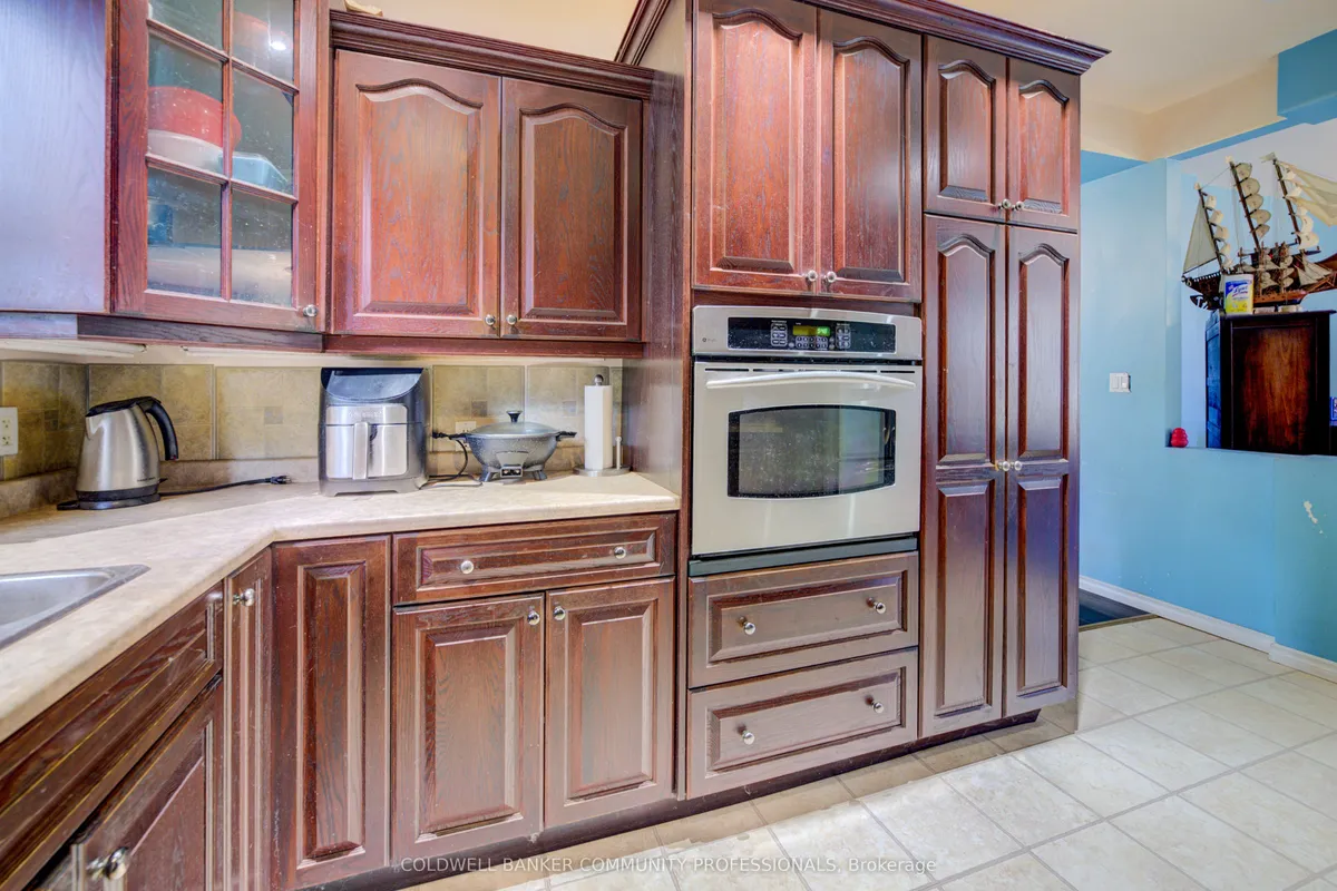 7 Robinson Street, ON L3M 3C5