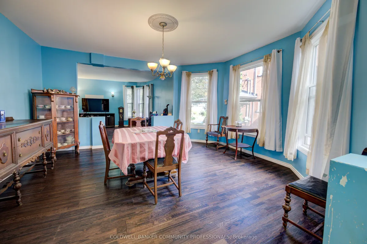 7 Robinson Street, ON L3M 3C5