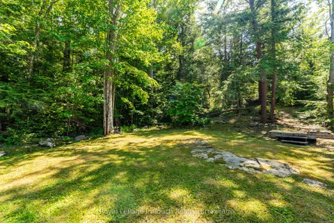 2 Is 270 Six Mile Lake Island, ON L0K 1S0