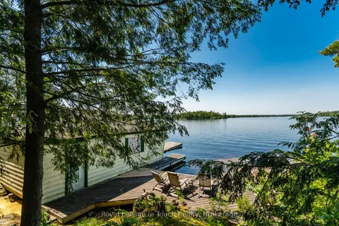 2 Is 270 Six Mile Lake Island, ON L0K 1S0