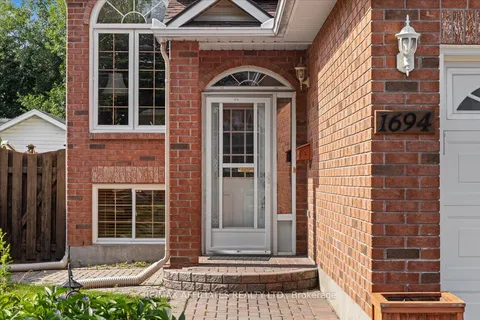 1694 Toulouse Crescent, ON K1C 6K3