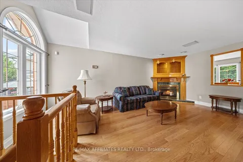 1694 Toulouse Crescent, ON K1C 6K3