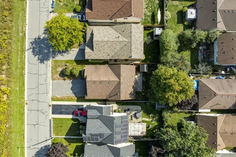 523 Laurie Avenue, ON K9L 1X8