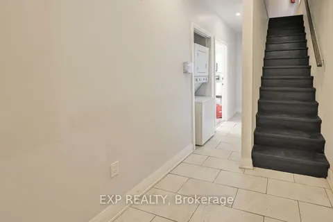 1 madison Avenue, ON L8L 5Y2