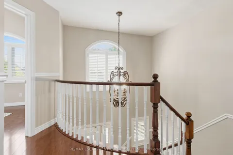 213 Dorchester Drive, ON L3M 5K8