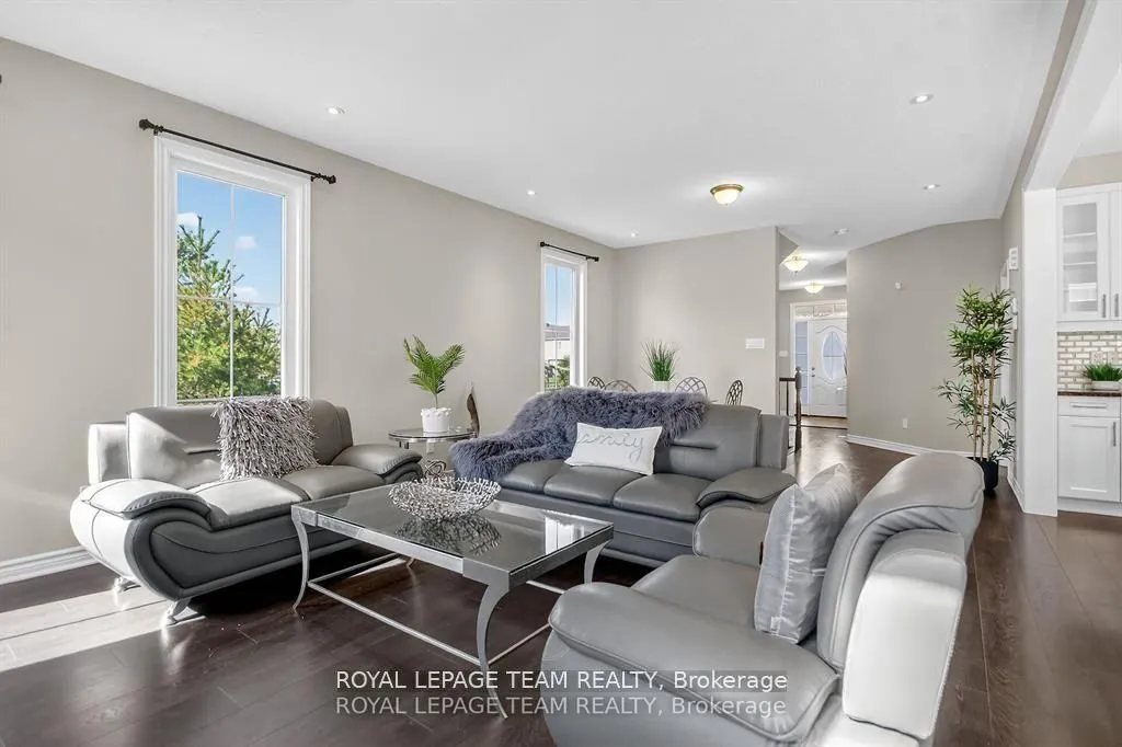 939 Whimbrel Way, ON K2J 6C5