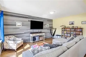 118 Main Street, ON N0J 1P0