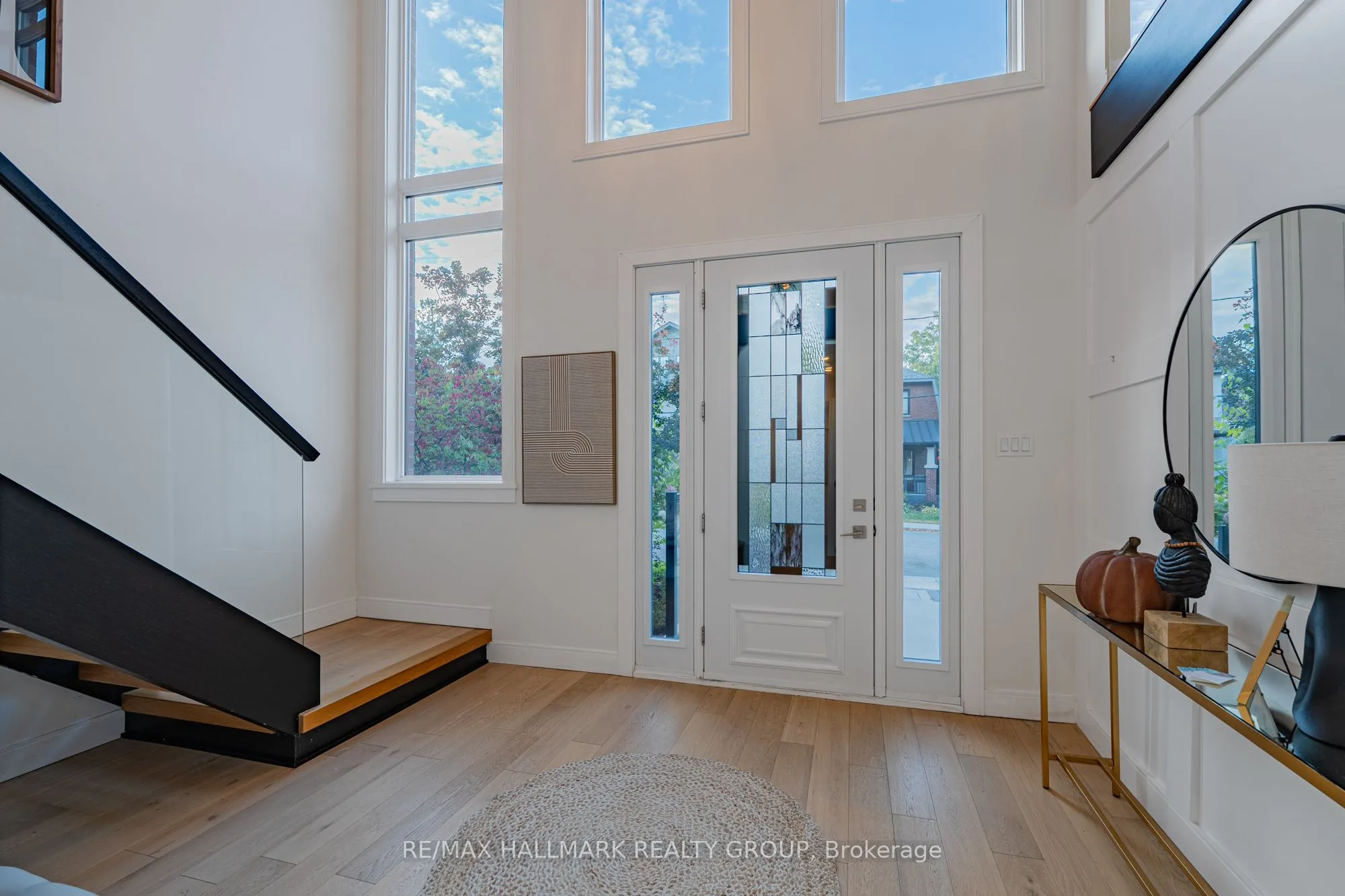 14 THORNTON Avenue, ON K1S 2R9