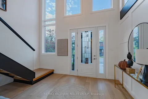 14 THORNTON Avenue, ON K1S 2R9