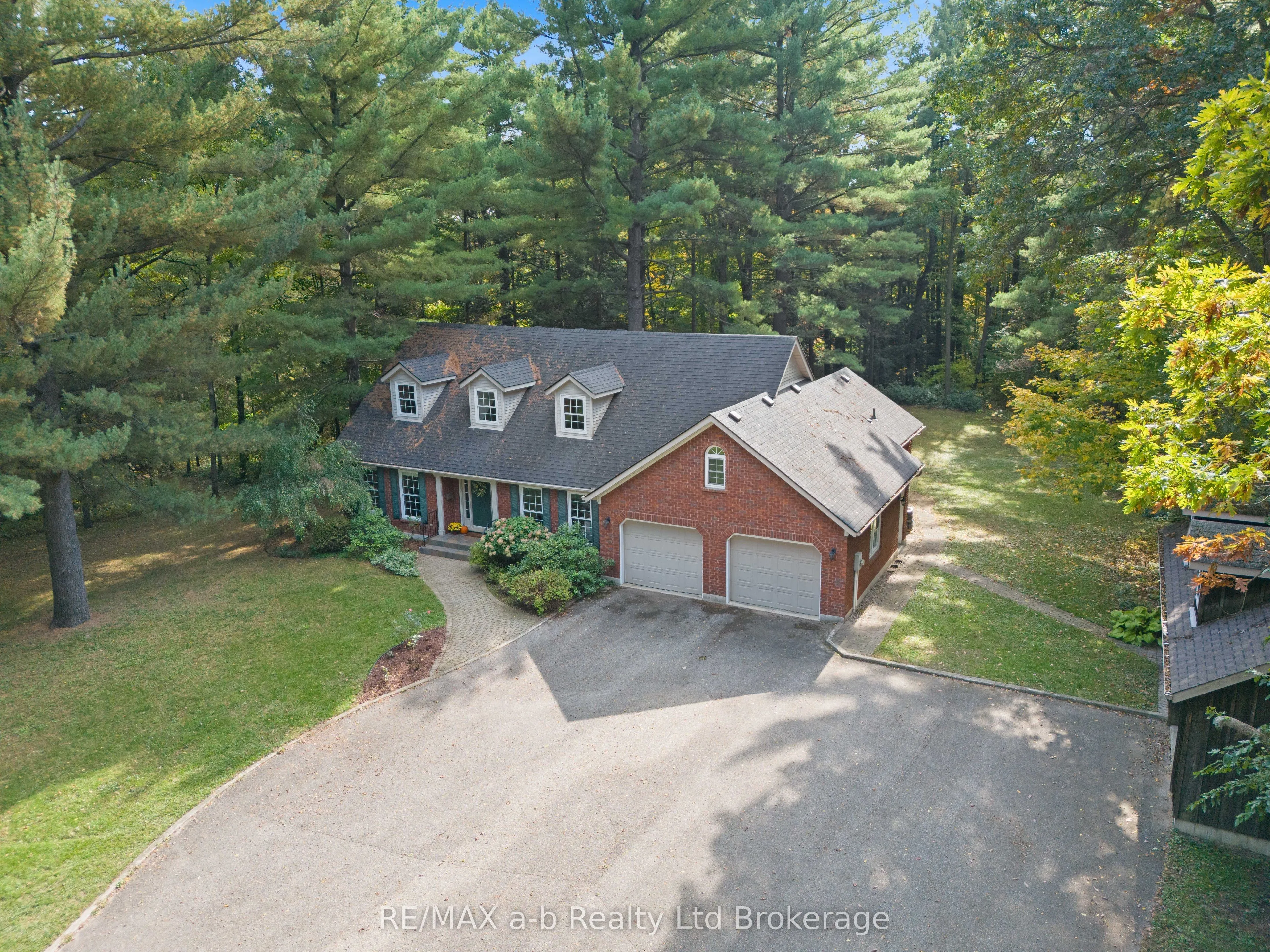 27 Norfolk Street, ON N0J 1R0