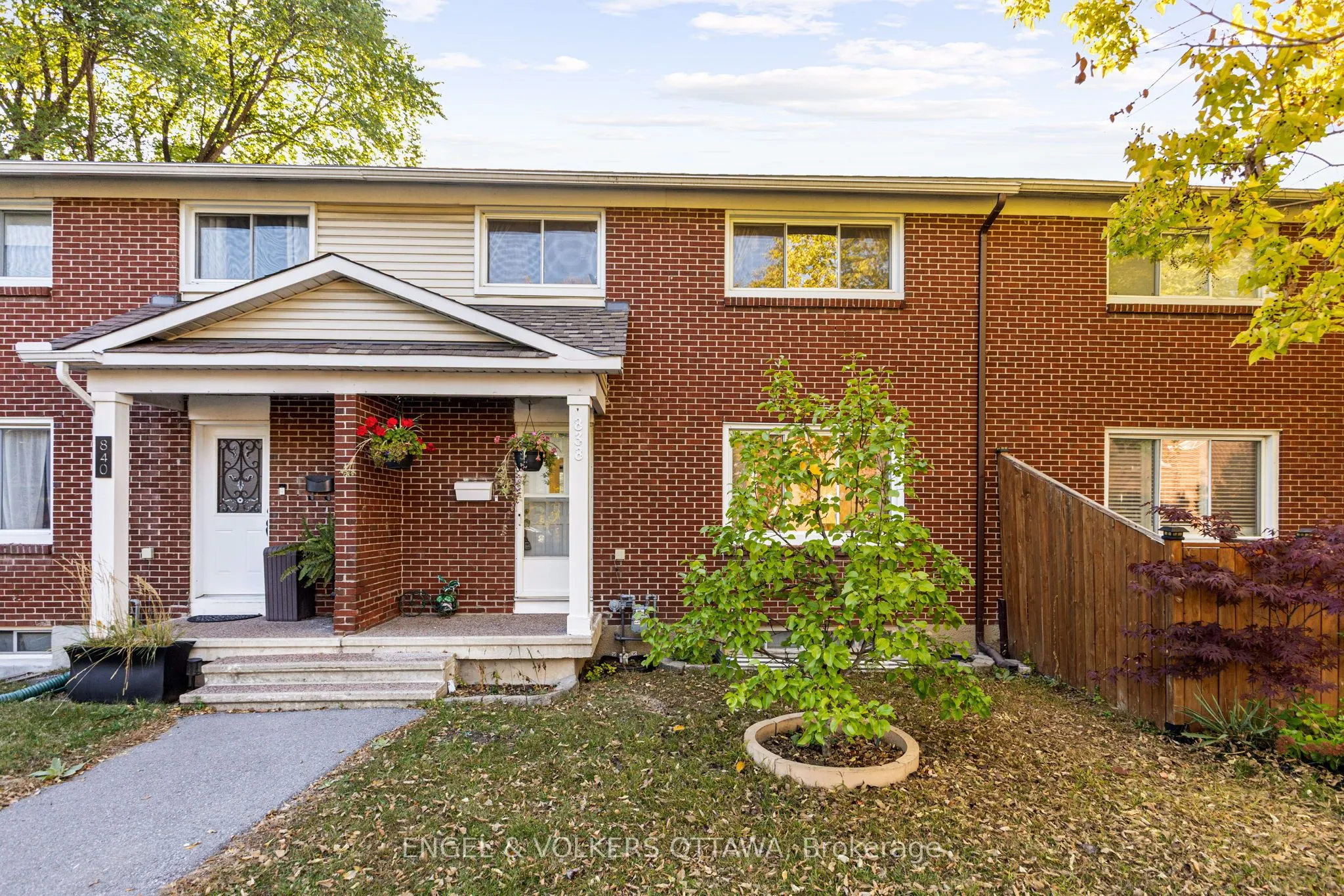 838 Borthwick Avenue, ON K1K 2M8